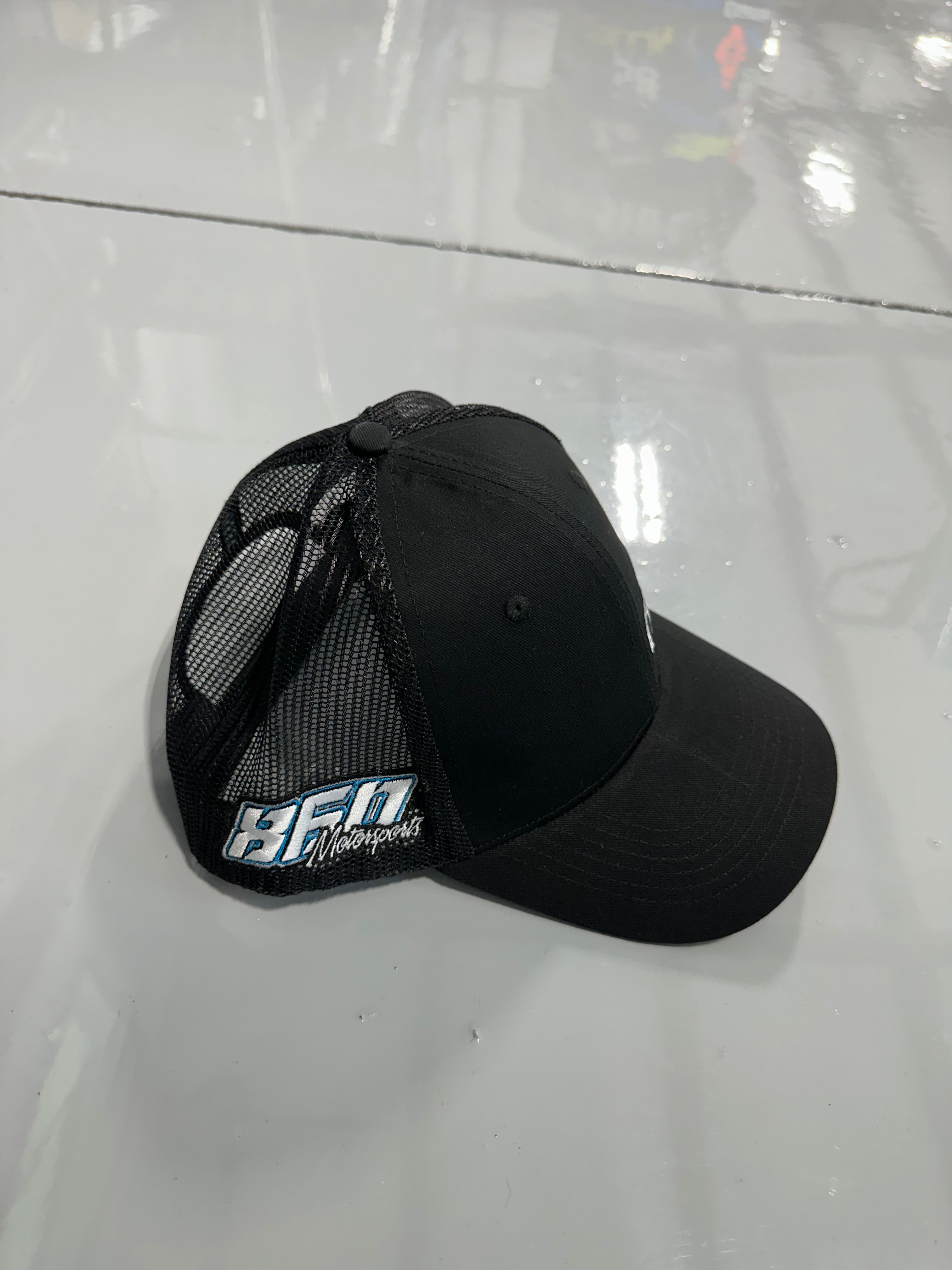 860 Logo curved brim trucker hat